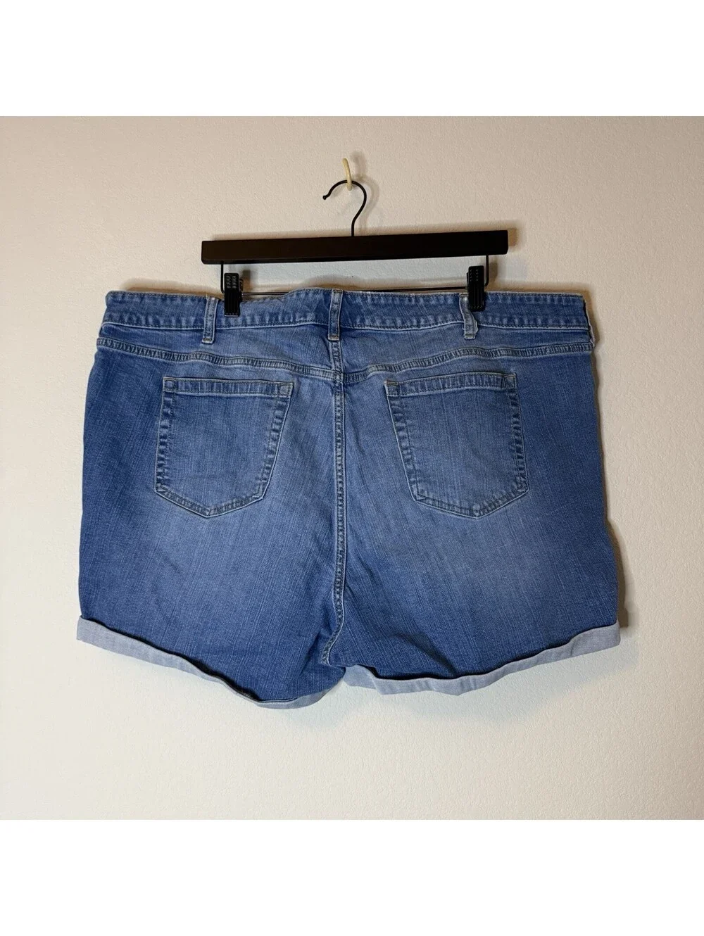 Torrid Mid Rise Mid Short Size 24 Vintage Stretch Denim Cuffed Jean Shorts
